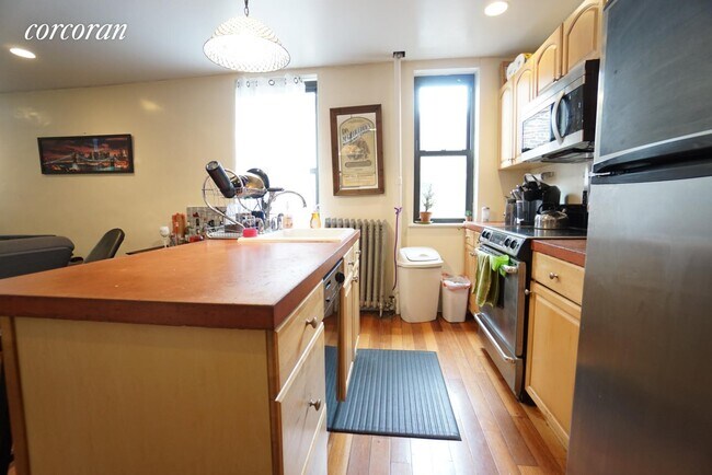 Building Photo - 608 W 140th St