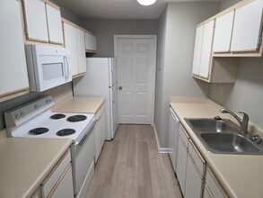 Building Photo - 450 Dabney Dr
