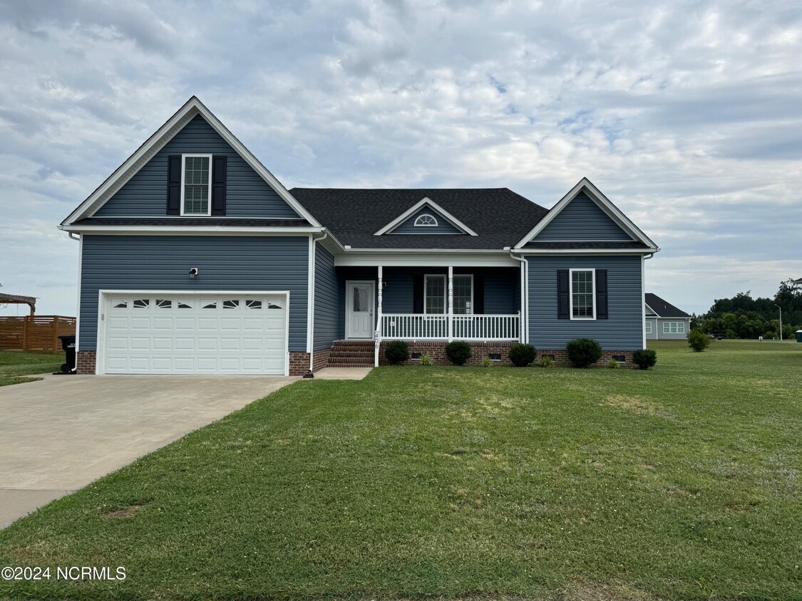 Primary Photo - 406 Spinnaker Dr