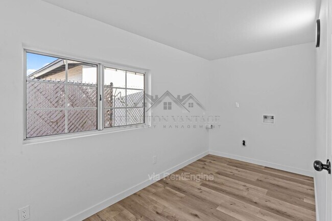 Foto del edificio - 7428 E Carol Cir