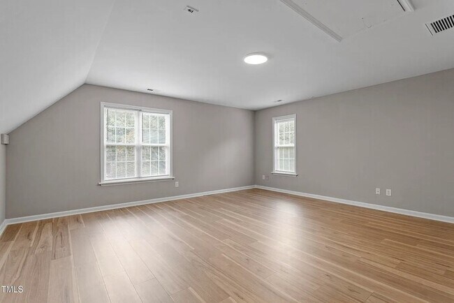 Foto del edificio - Beautiful 2100 sq. Ft Home on 2.47 Acres.