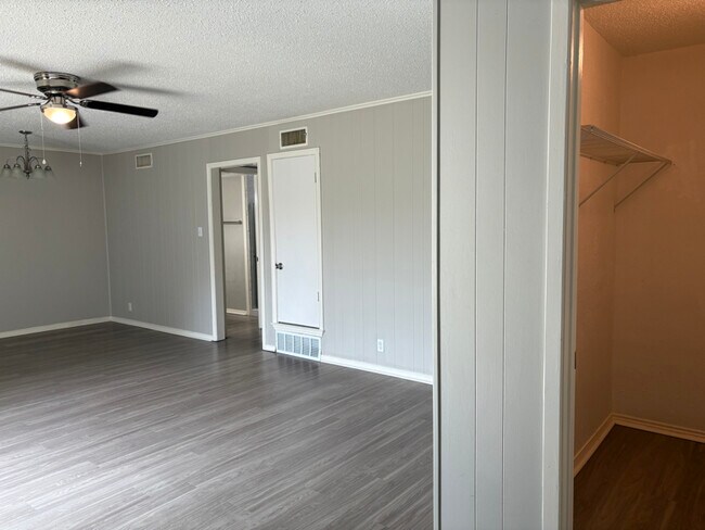 Foto del edificio - 205 San Jacinto Ct