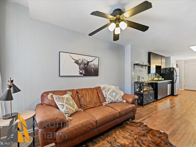 Foto del edificio - Beautifully Renovated 2-Bed, 1-Bath with P...