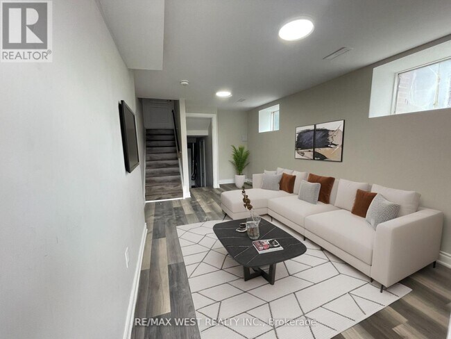 Photo du bâtiment - 322 Hansen Rd N