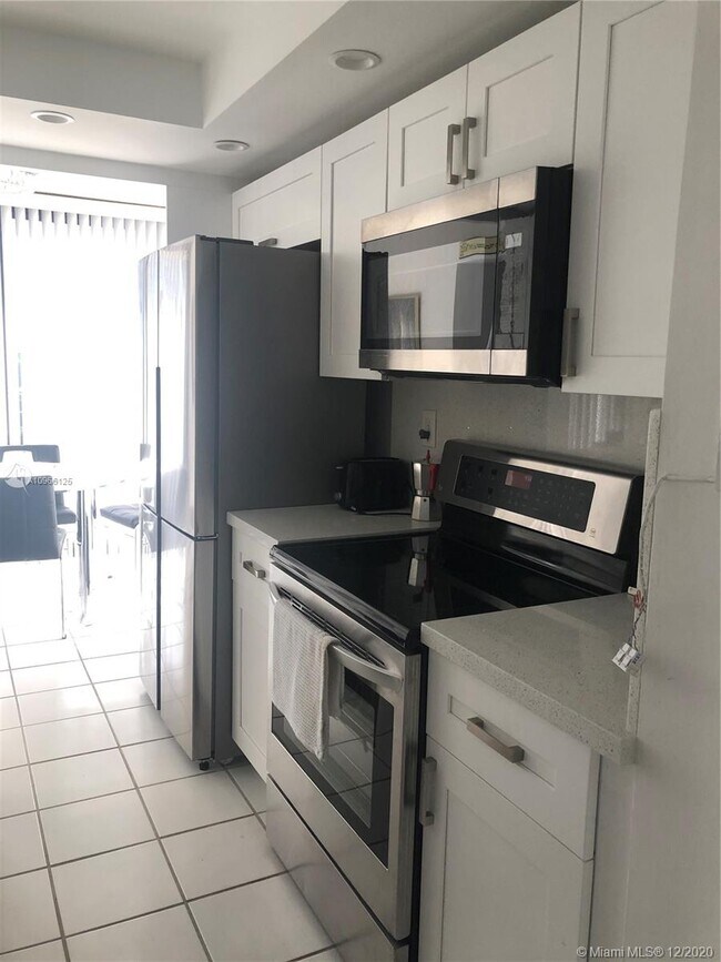 Foto del edificio - 3031 N Ocean Blvd