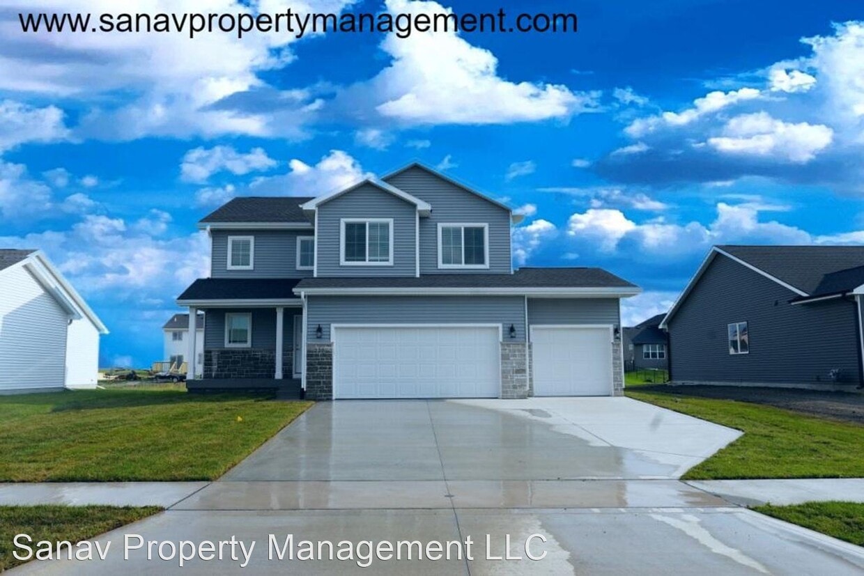 220 12th Ct NW, Bondurant, IA 50035 House Rental in Bondurant, IA