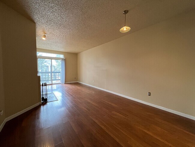 Foto del edificio - Spacious 2 Bed 1.5 Bath Townhome in Boulde...