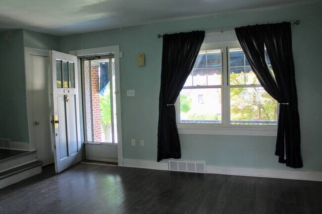 Building Photo - 4706 Stanton Ave