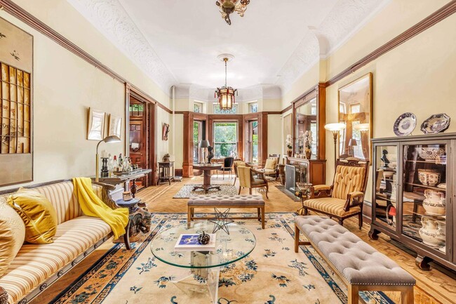 Building Photo - 12 Mt Morris Park W