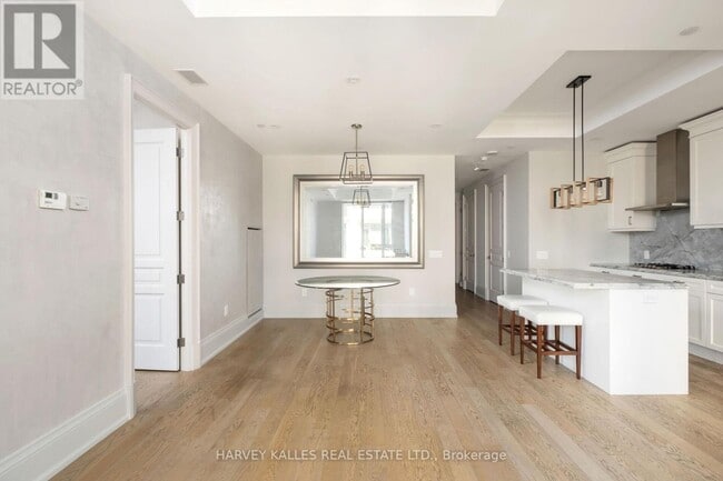 Building Photo - 133 Hazelton Ave