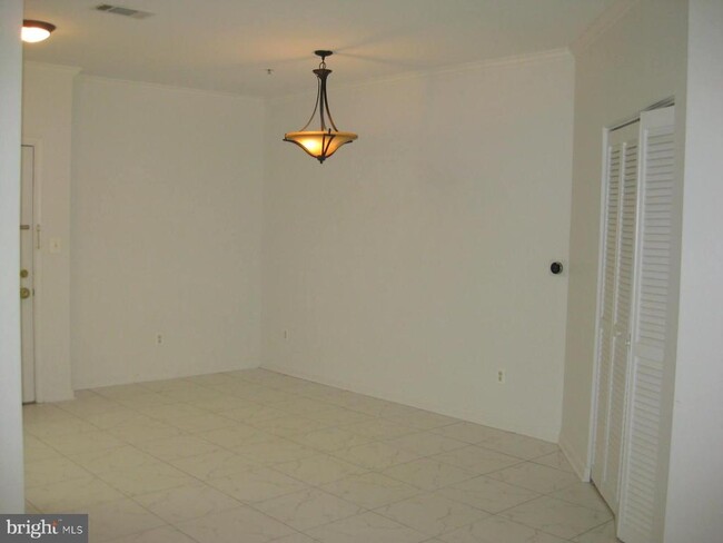 Building Photo - 8183 Carnegie Hall Ct