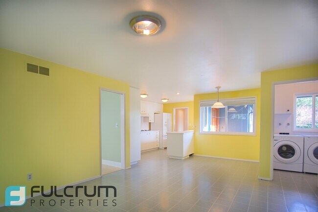 Building Photo - 3509 NW McKinley Dr