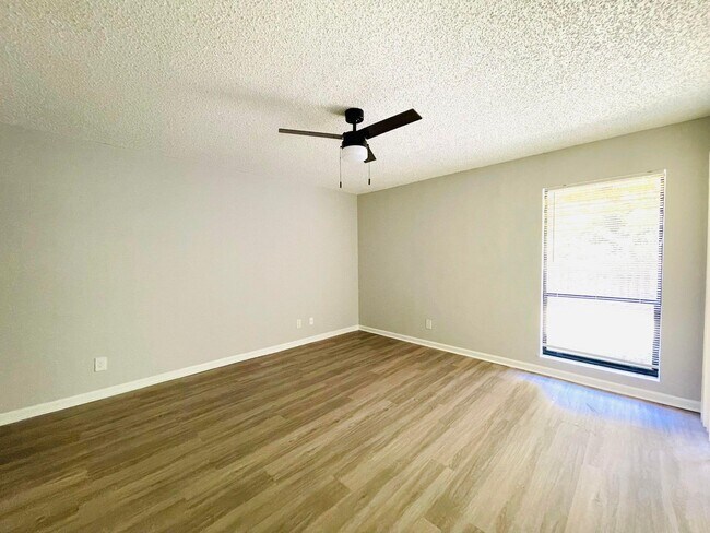 Foto del edificio - 3805 Park Lane Villas Rd