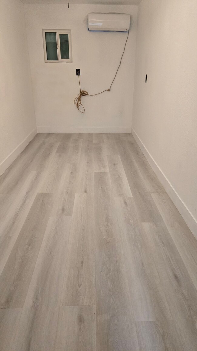 Foto del edificio - 130 W Metz Rd