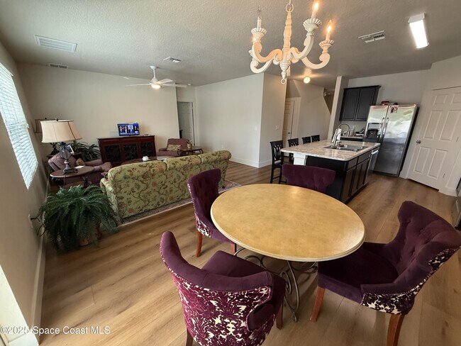 Foto del edificio - 1120 Swiss Pointe Ln