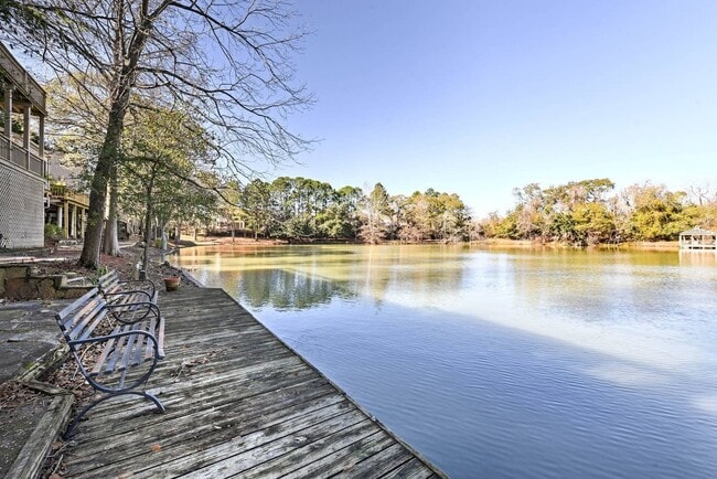 Building Photo - Completely remodeled and furnished Waterfr...