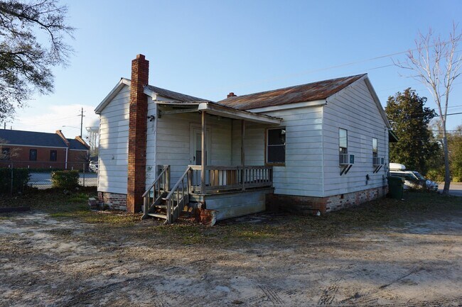 Building Photo - 2BR/1BA Home Downtown - $900/month - Pet F...