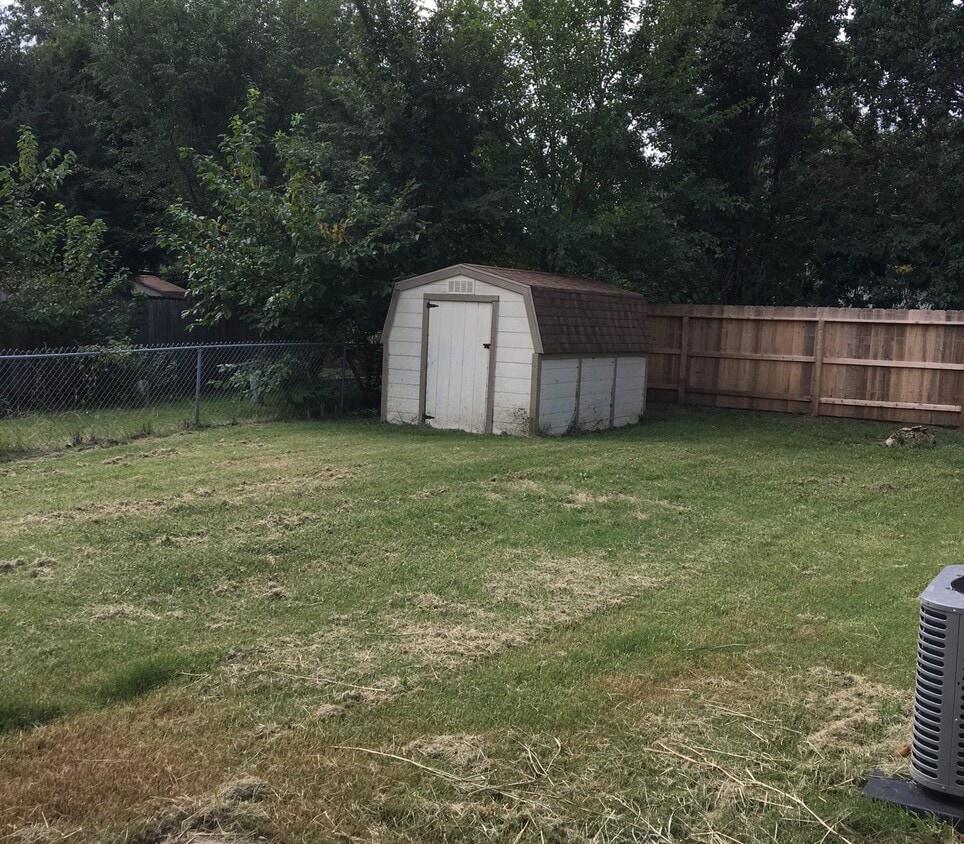 Foto del edificio - 3 bedroom 2 bath home in Derby, KS