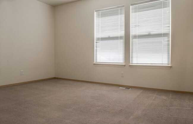 Building Photo - 603-Newman