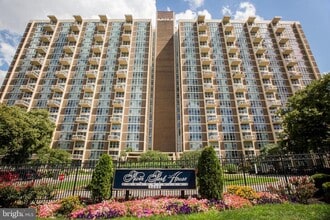 Building Photo - 3600 Conshohocken Ave