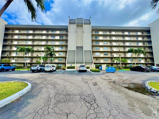Building Photo - 3150 W Rolling Hills Cir