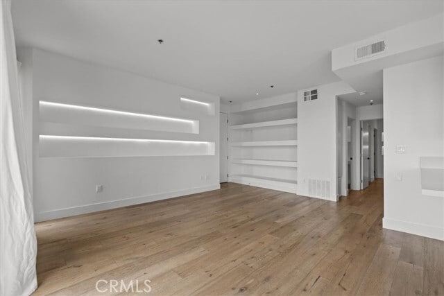 Foto del edificio - 8811 Burton Way