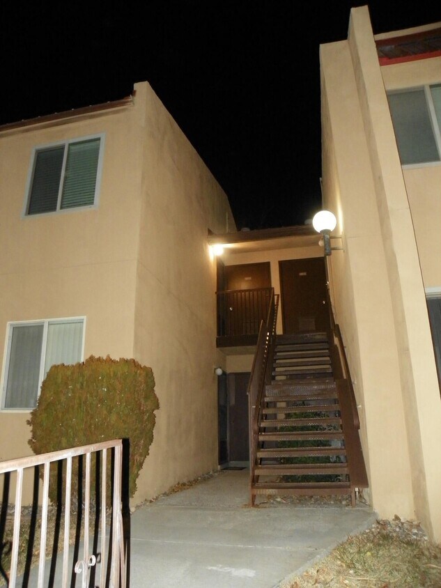 Primary Photo - 931 Country Club Dr SE