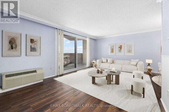 Photo du bâtiment - 1025 Richmond Rd