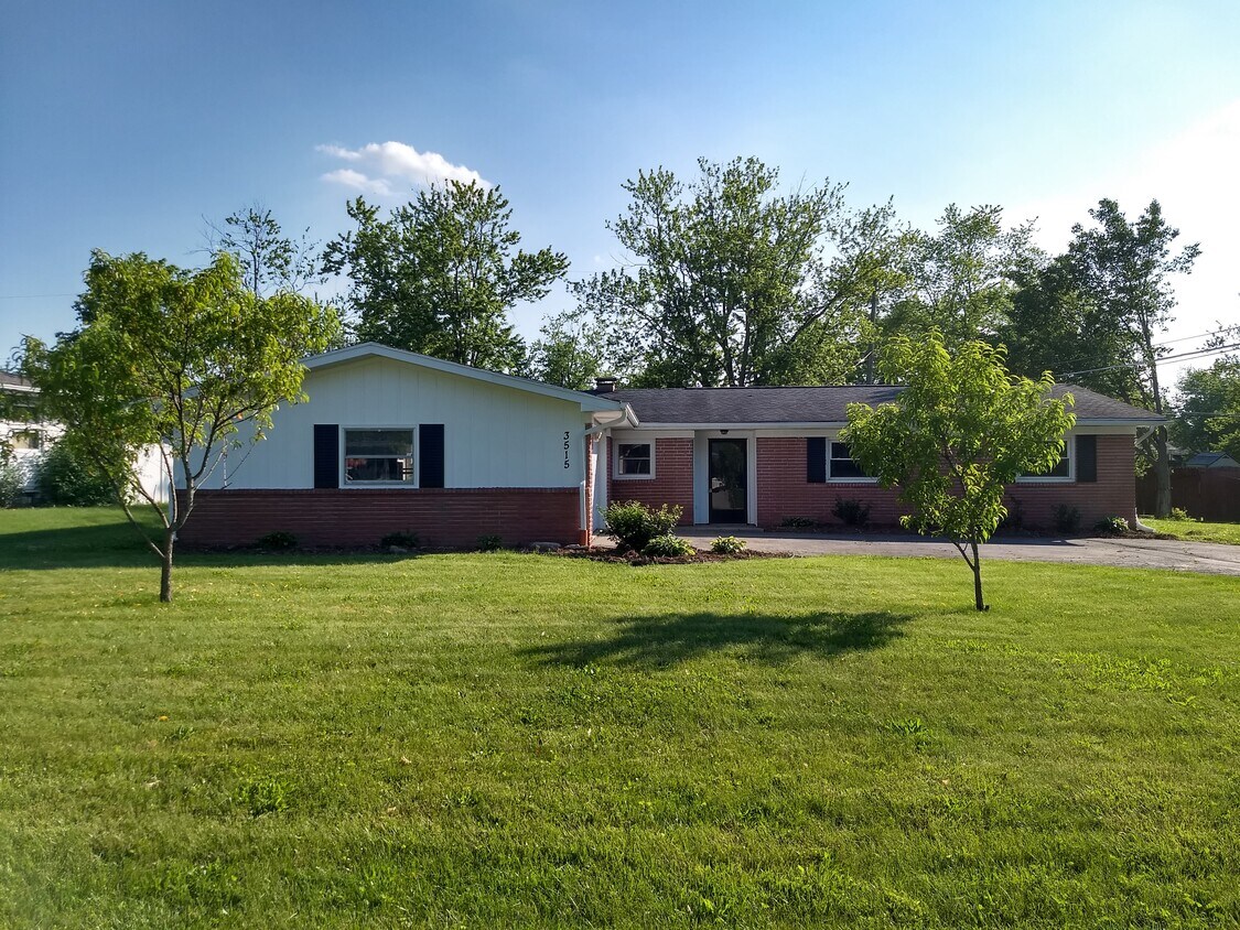 Primary Photo - 3515 Chancellor Dr