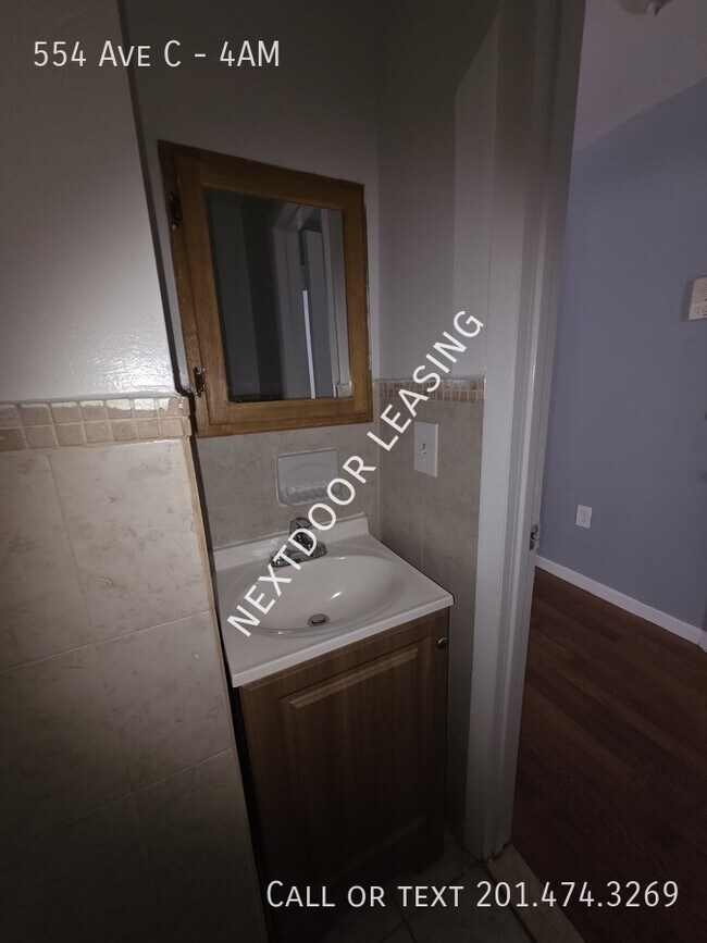 Building Photo - 554 Avenue C