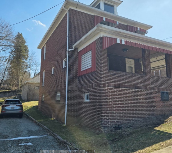 Building Photo - 235 Highland Ave