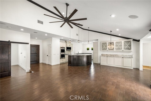 Foto del edificio - 18092 Debi Ln