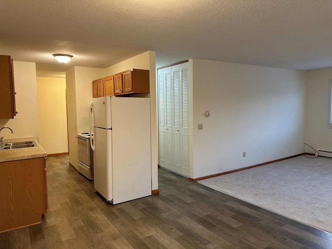 Foto principal - 2730 Dupont Ave S