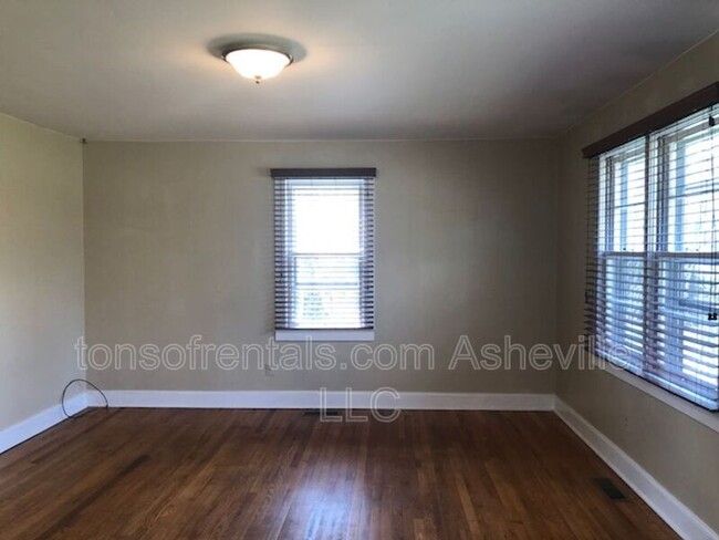 Building Photo - 114 Mulberry Ct