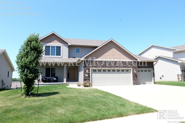 Foto del edificio - OVER 2000 SQ FT!!   5 Bedroom, 3.5 Bath Home in Urbandale