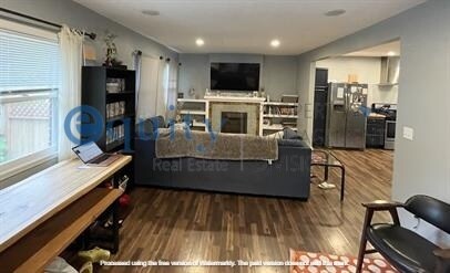 Foto del edificio - 772 McClelland St