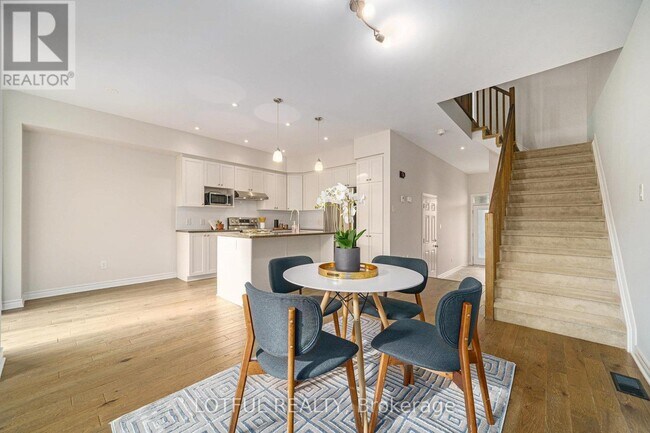 Building Photo - 336 Rainrock Cres