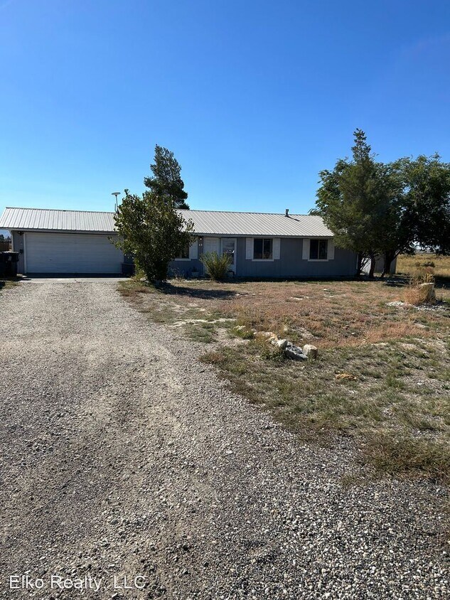 3 br, 2 bath House 13 Lawndale Court House Rental in Spring Creek