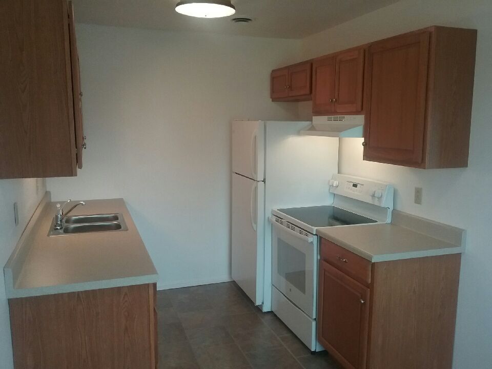 Primary Photo - 2275 N Cable Rd