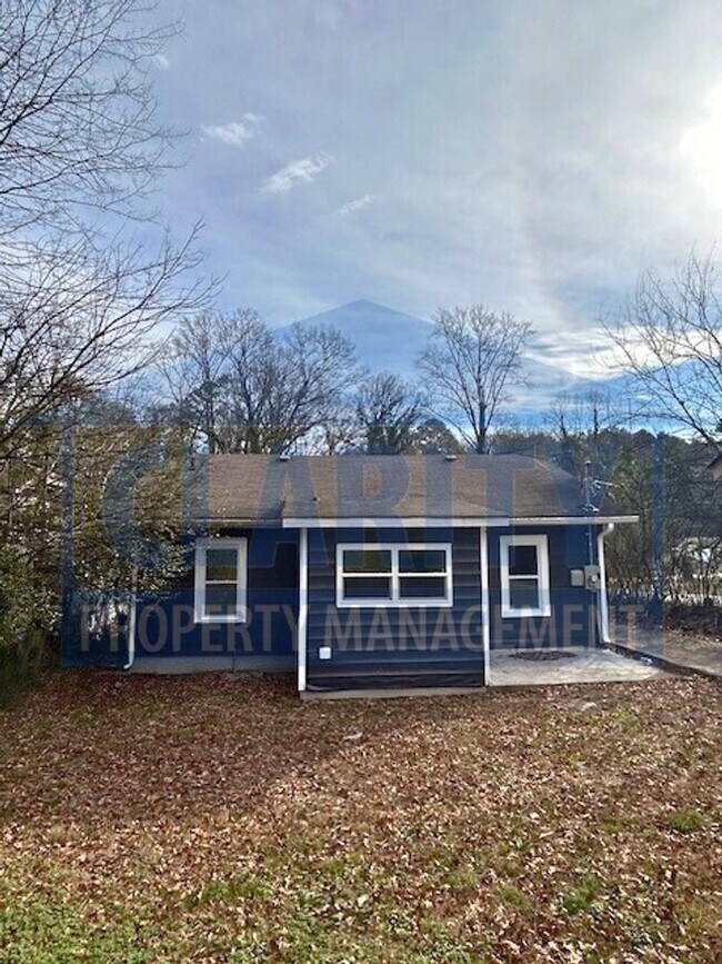 Foto del edificio - Beautifully Remodeled 3 Bedroom / 2 Bath Home in Chattanooga