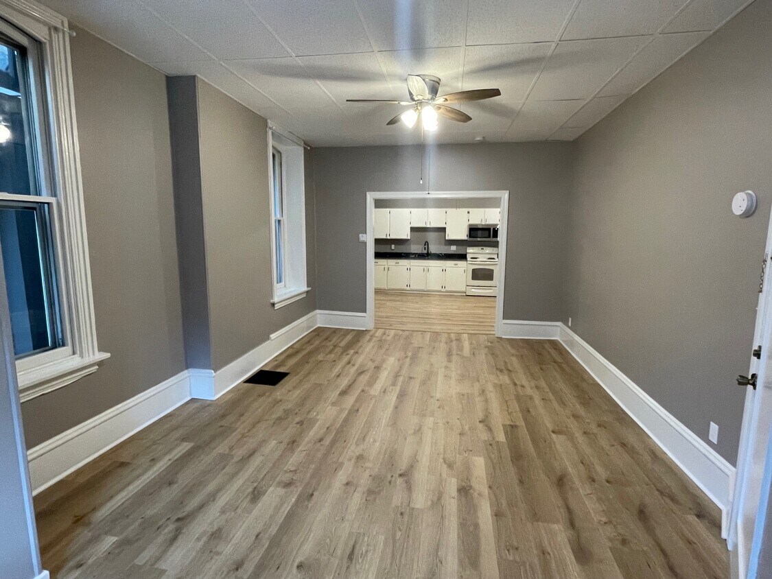 Foto principal - 4 Maple Ave