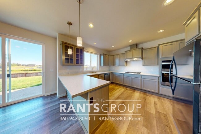 Building Photo - Great Location!  Quiet Neighborhood! Easy ...
