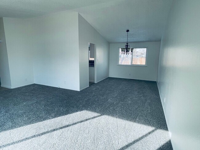 Building Photo - Updated Sparks Tri-Level Home