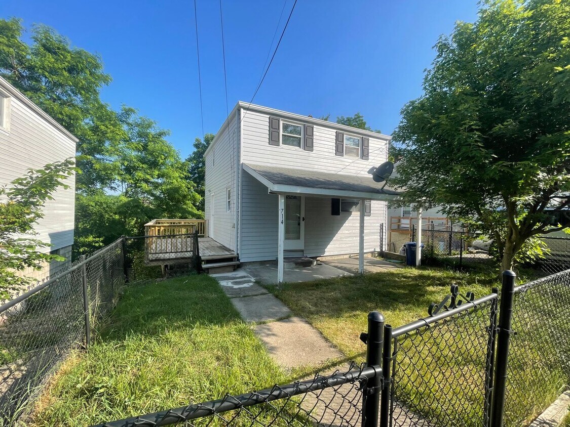 714 Hestor Dr, Pittsburgh, PA 15220 House Rental in Pittsburgh, PA