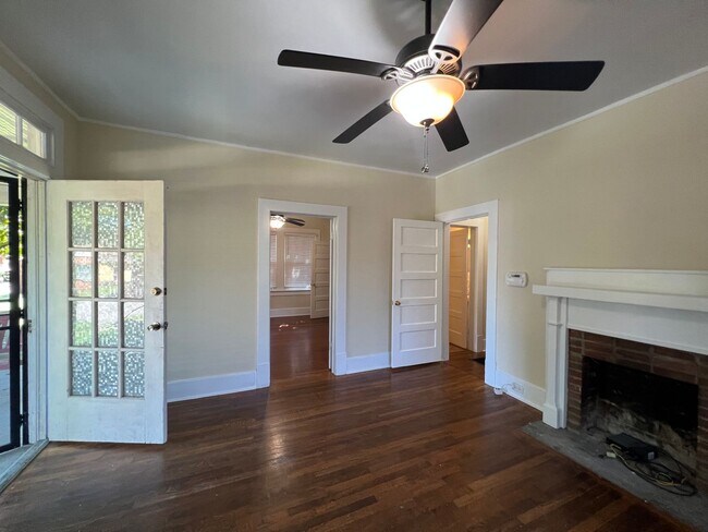 Building Photo - Charming Capital Heights Home