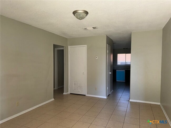 Building Photo - 1207 Charisse St