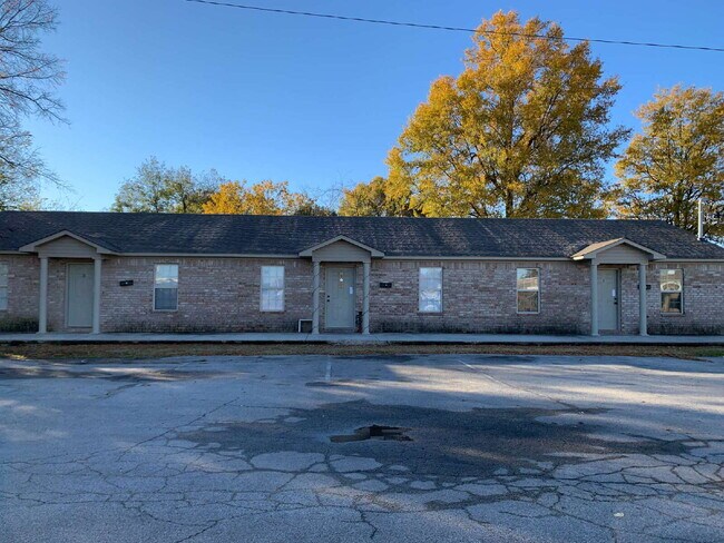 Foto del edificio - "Charming 2-Bedroom Gem with Granite Touches in Jonesboro!"