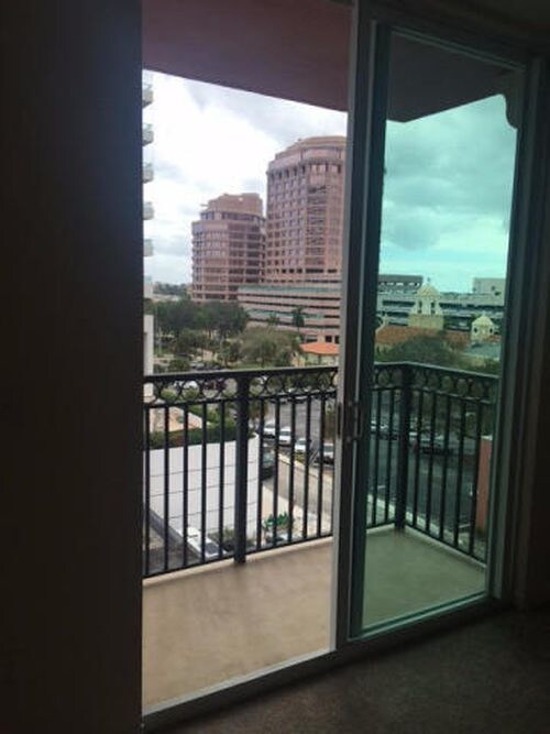 Foto del edificio - 600 S Dixie Hwy