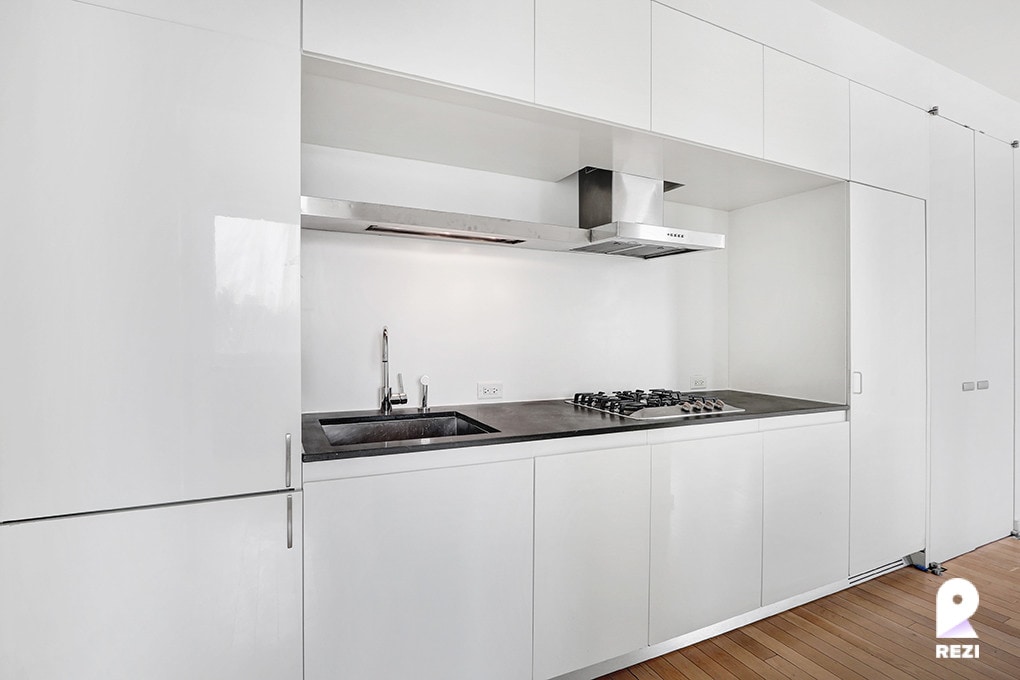 Primary Photo - 70 W 45th St