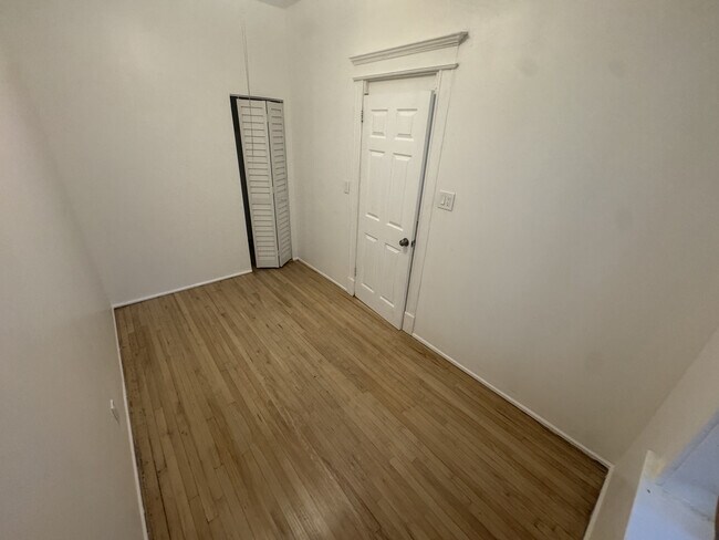 Foto del edificio - 2646 W Cullerton St